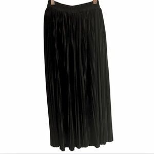 Itay Black Pleated Maxi Skirt Elastic Waist Size Small